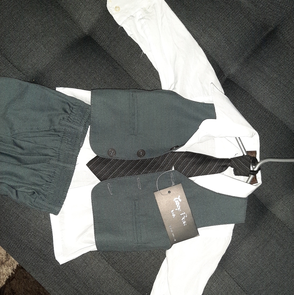 *SOLD* Boys Suit 9-12 months